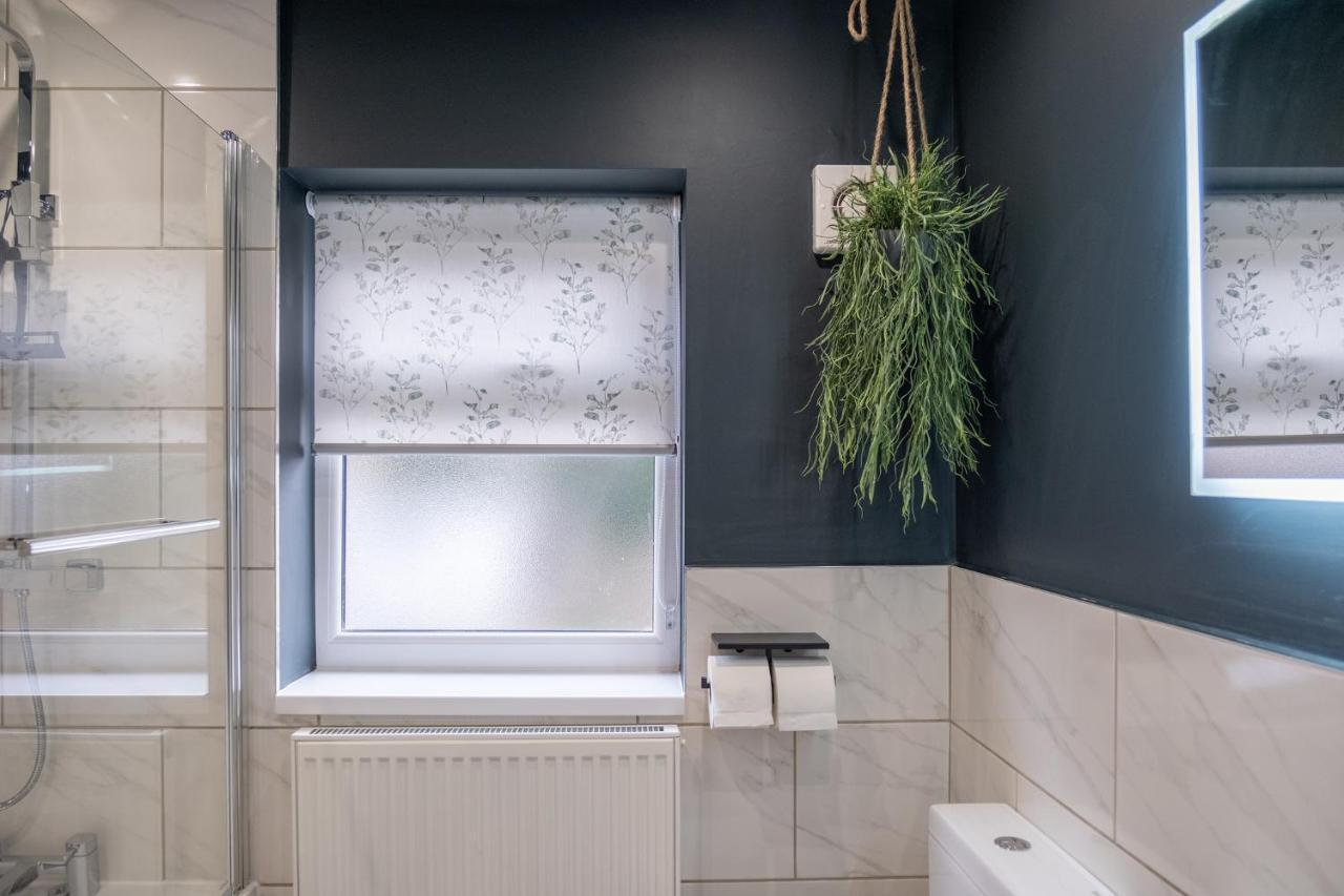 Hazel House Apartment West Bromwich Bagian luar foto